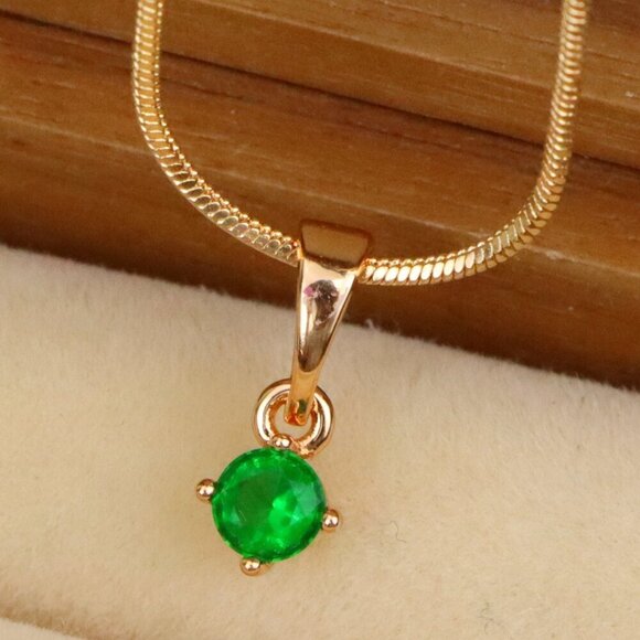 "Mini Round Green Pendant in Rose Gold with Dainty and Bright Design, XPPT1624 - Picture 1 of 13